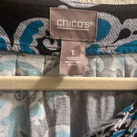 ✨Chicos Lace Jacquard Pleated Notch-Neck Sz 1 Top✨ - Picture 7 of 8